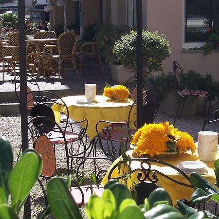 Hotel Des Bains Cattolica Extérieur photo