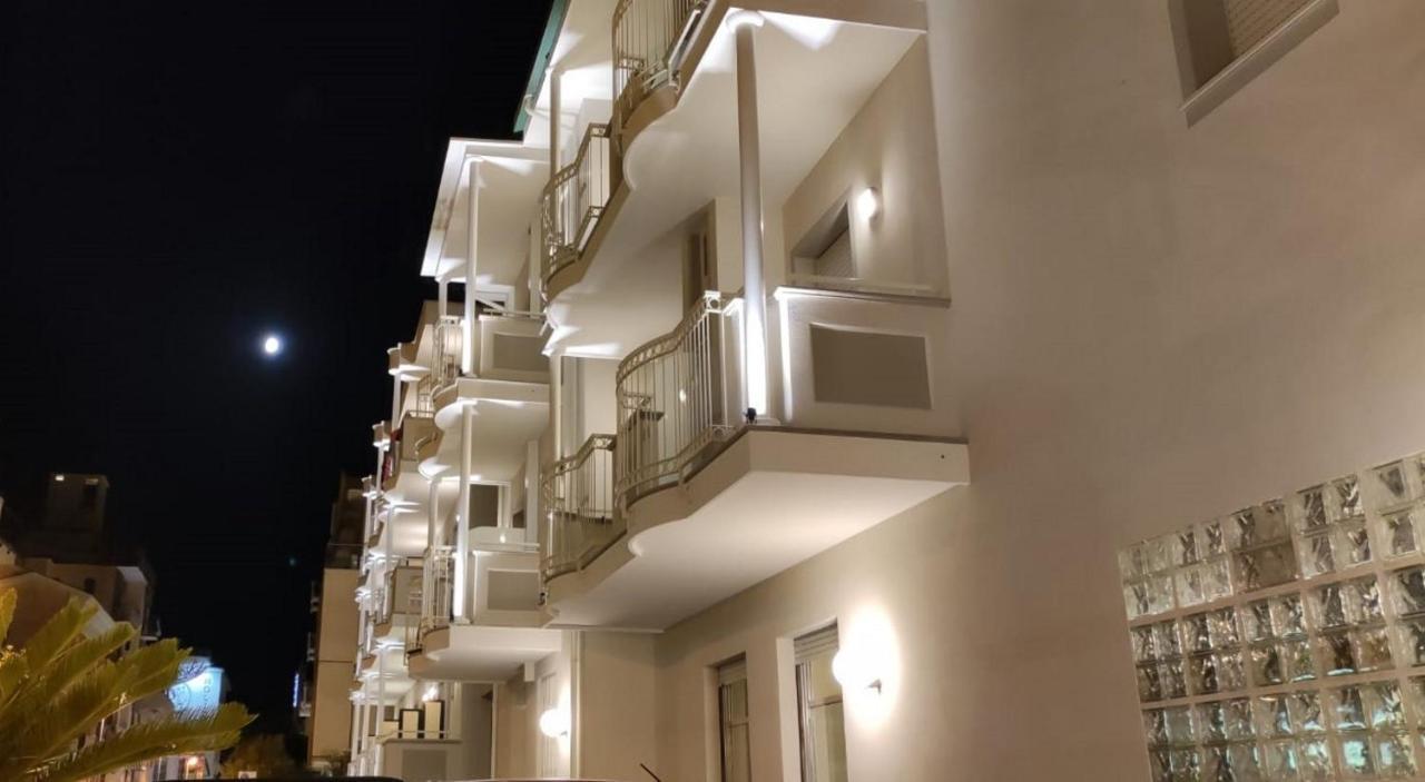 Hotel Des Bains Cattolica Extérieur photo