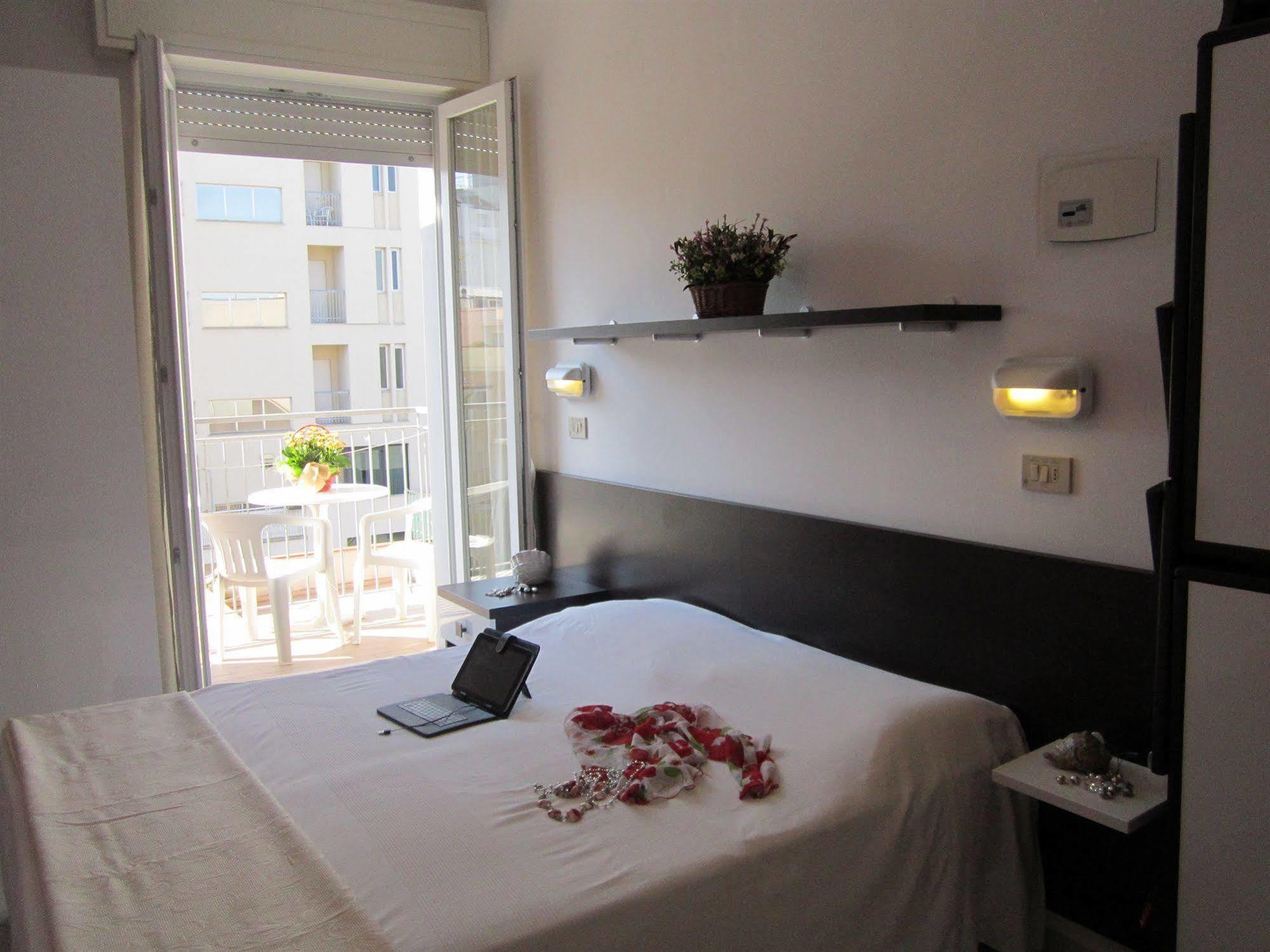 Hotel Des Bains Cattolica Extérieur photo