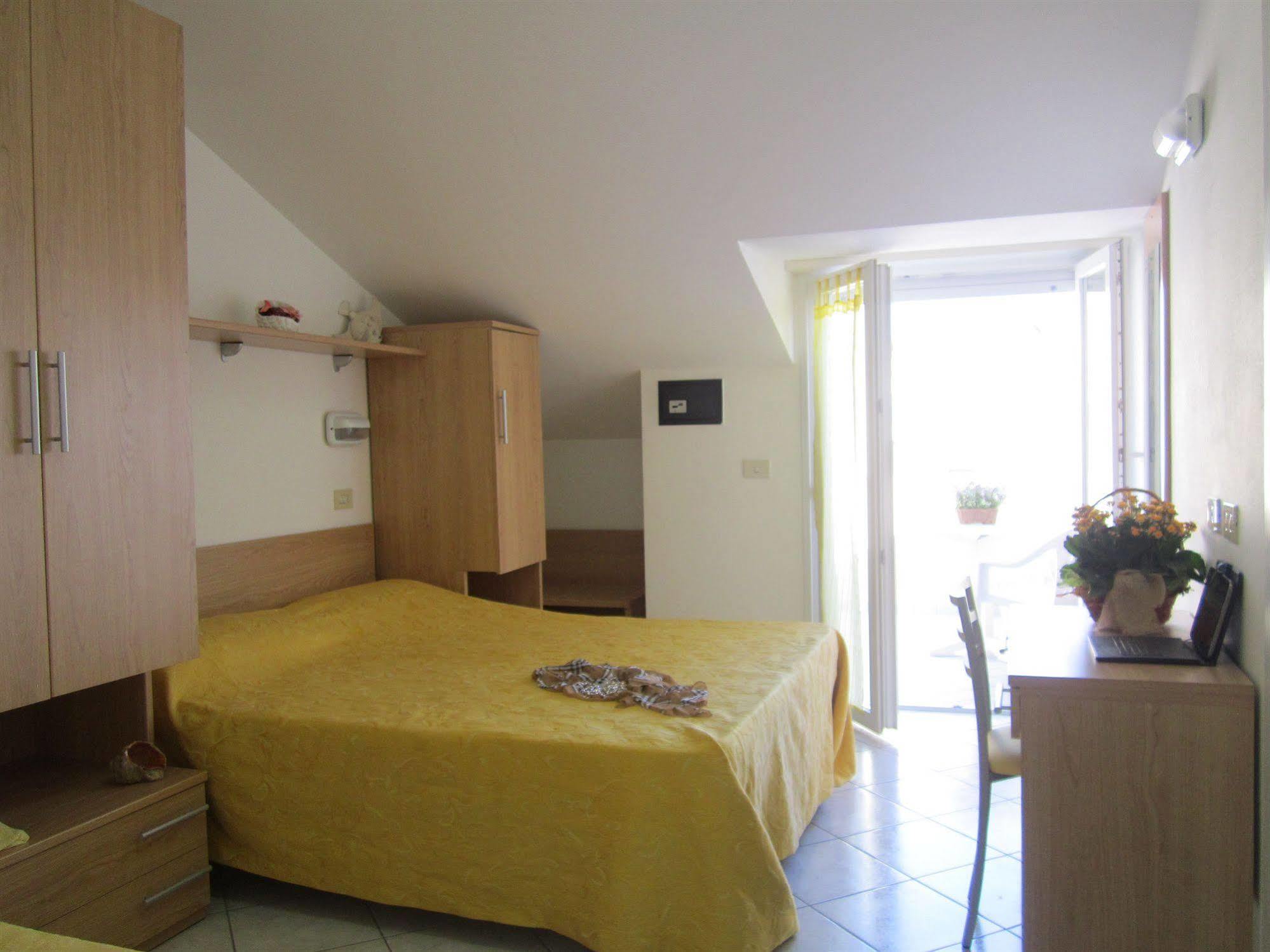 Hotel Des Bains Cattolica Extérieur photo